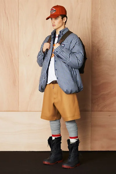 Look 4